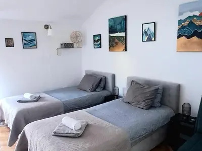 Gallery image of Tiski Cvet in Titel