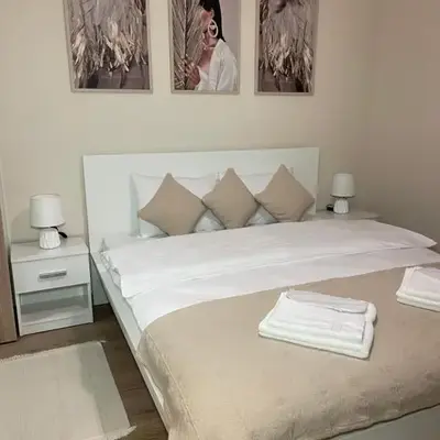 Airport Apartments Alexandra