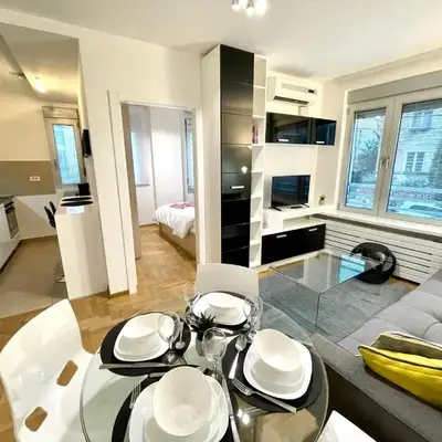 Regina Vracar apartment and garage
