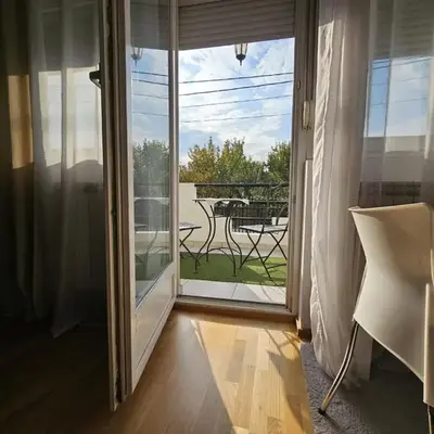 Airport Apartment