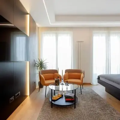 Leo Urban Lux