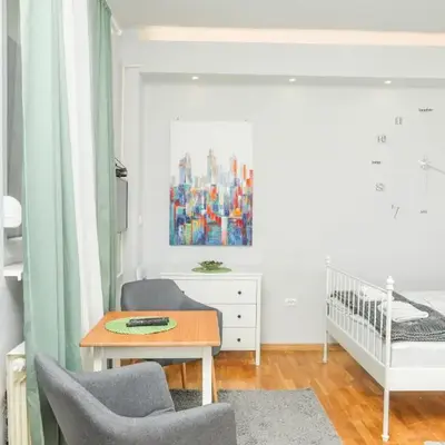 Studio 91 with Great WI-FI and free parking