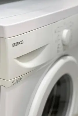 a white washer and dryer in a room at Apartman Tašmajdan in Belgrade
