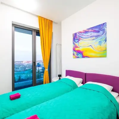 City Center - Colors Apartment with Garage