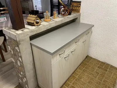 a counter in a kitchen with a counter top at Vila Plavinac in Smederevo