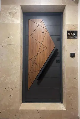 a door with a geometric design on it at Apartman Maki in Pančevo