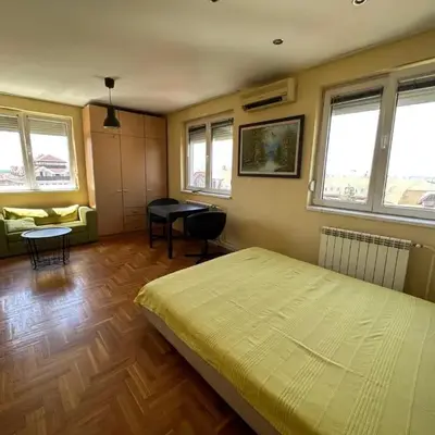 apartman Ada mall