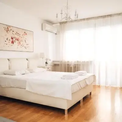 Crown Central three bedroom Apartment