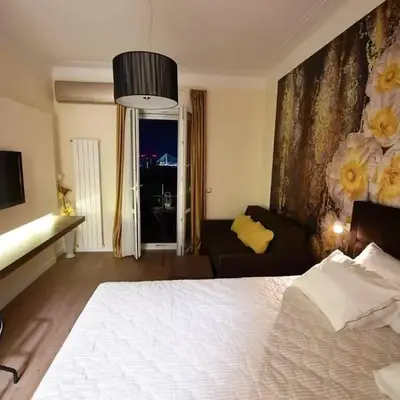 Prime City Center Apartment - Walk to All Attractions