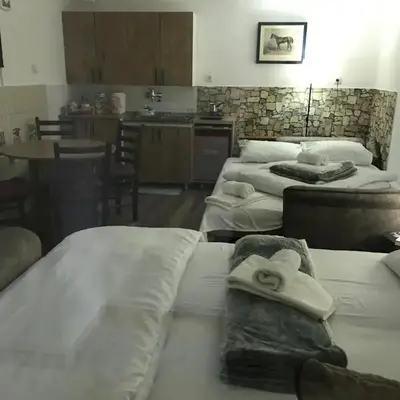 Near Highway free parking apartment
