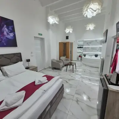 Authentic Belgrade Centre - 7 suites for 15 Guests
