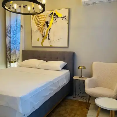 Maximus Apartments