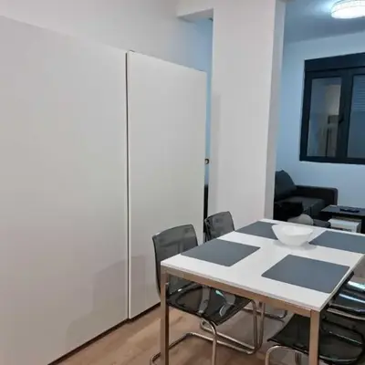 TwinArt 2 adjacent recent apartments hosting up to 8 guests for work and living