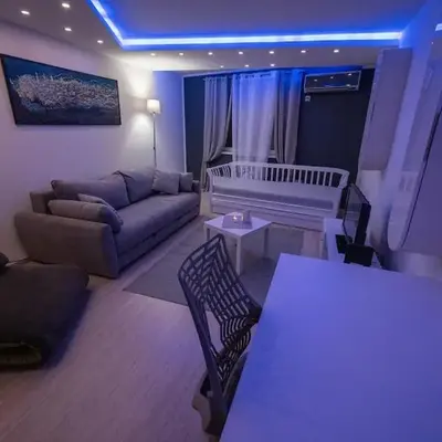 Dove's Nook - A Stylish City Center Retreat