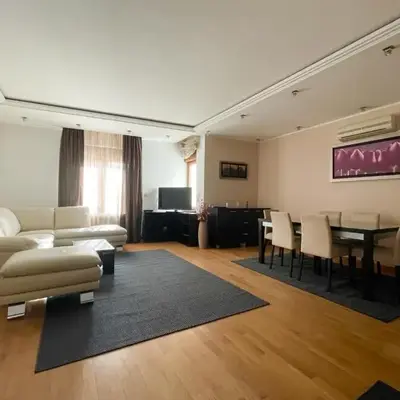 Ninis city flat