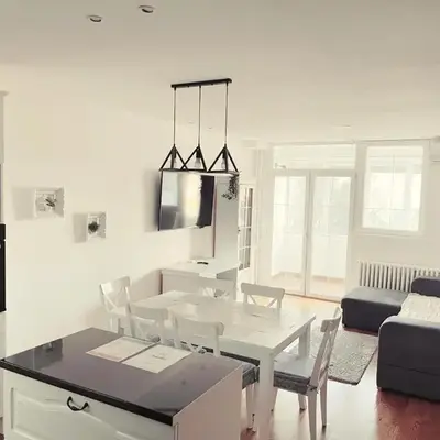 Costa apt 3 bedrooms Ideal for Groups Near Arena