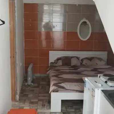 Small apartment with private bathrooms STRONG INTERNET