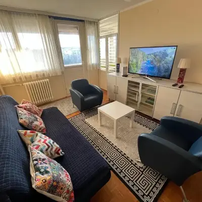 Comfort & Style Panoramic Urban Retreat 2
