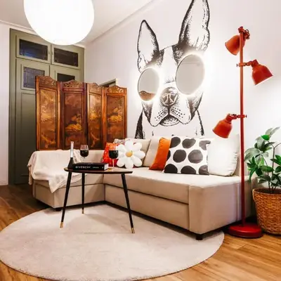 Aesthetic Home with Balcony 5min to Republic Square
