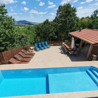 LipaHill Luxe