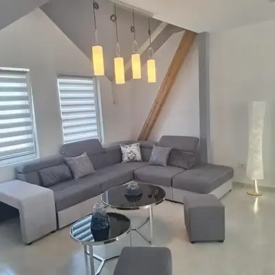Iva Lux2