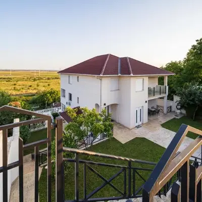 Anja D Apartments