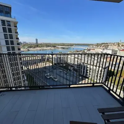 BW Elegant Riverview! 1BR