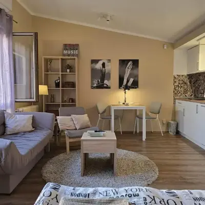 Crown Apartment