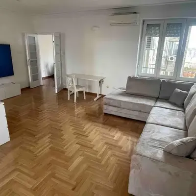 New Luxury Strict Center Apartment