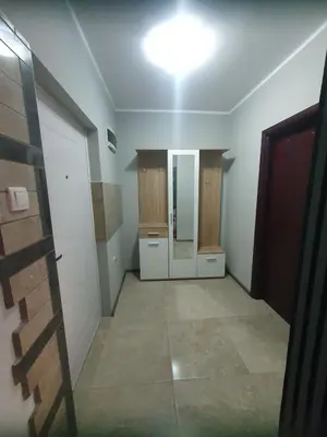 an empty room with a bathroom with a mirror at Cute 3-bedroom apartment at nice place in Pančevo in Pančevo