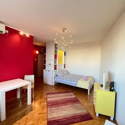 Bright modern downtown studio