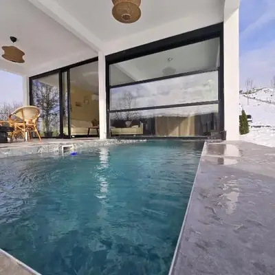 Lake & Pool Paradise