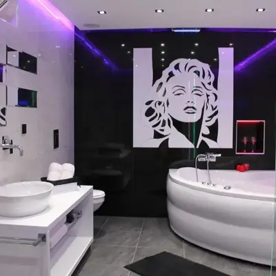 Monroe Apartment