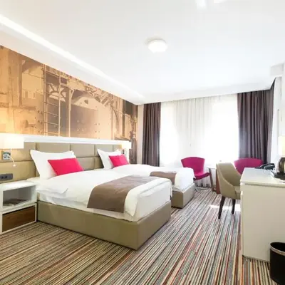 Hotel TESLA - Smart Stay Garni