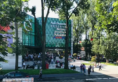 a group of people standing outside of a building at Beo shooping centar in Belgrade