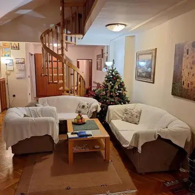 NOBLES APARTMENT 4****