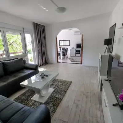 Apartman DORA