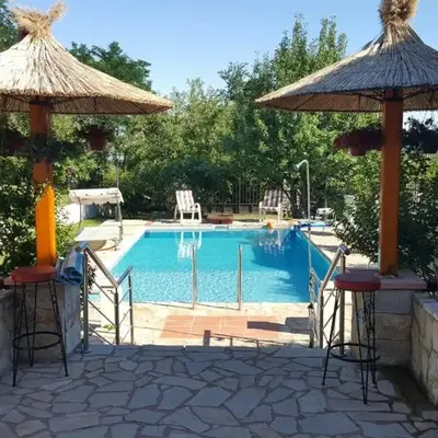 VILA PEKEČ