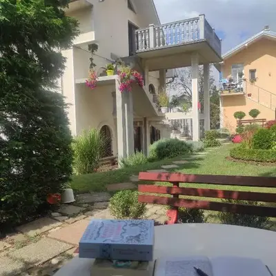 Andrea Airport Apartments