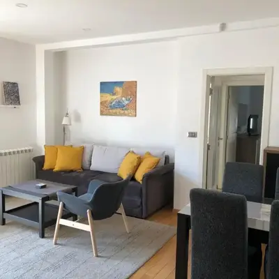 Modern 1 Bed Apartment