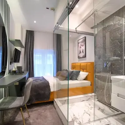 Pedestrian street Center of Belgrade - mini rooms with paid PARKING