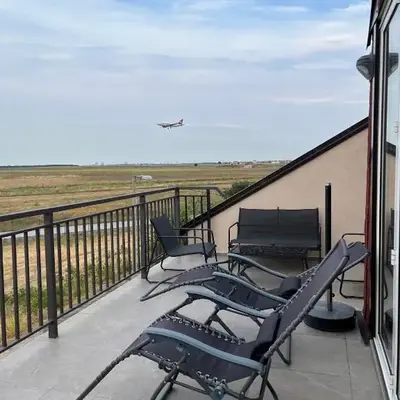 Airport Gate 25