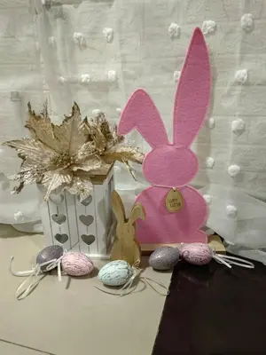 a bunch of easter decorations on a table at Apartman K2 in Žarkovo