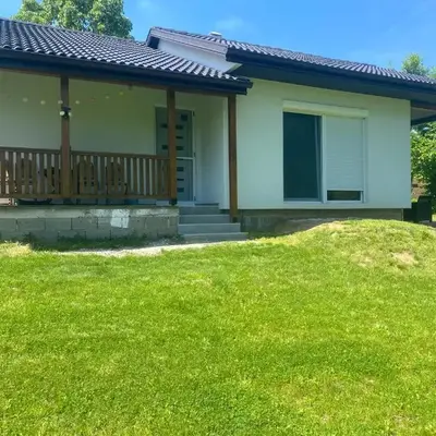 Kućica u šumici