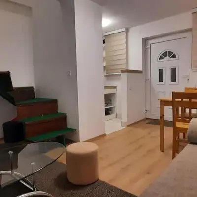 Old Cherry Apartment