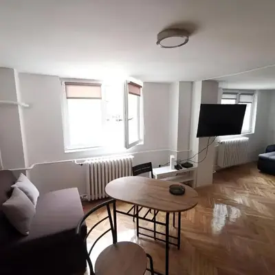 Nov apartman u mirnoj ulici u centru Beograda