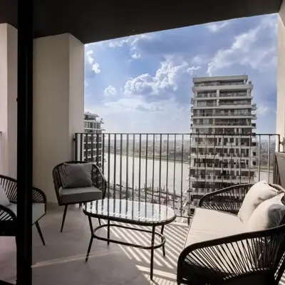 Huge 3 Bedroom Apartment With River View